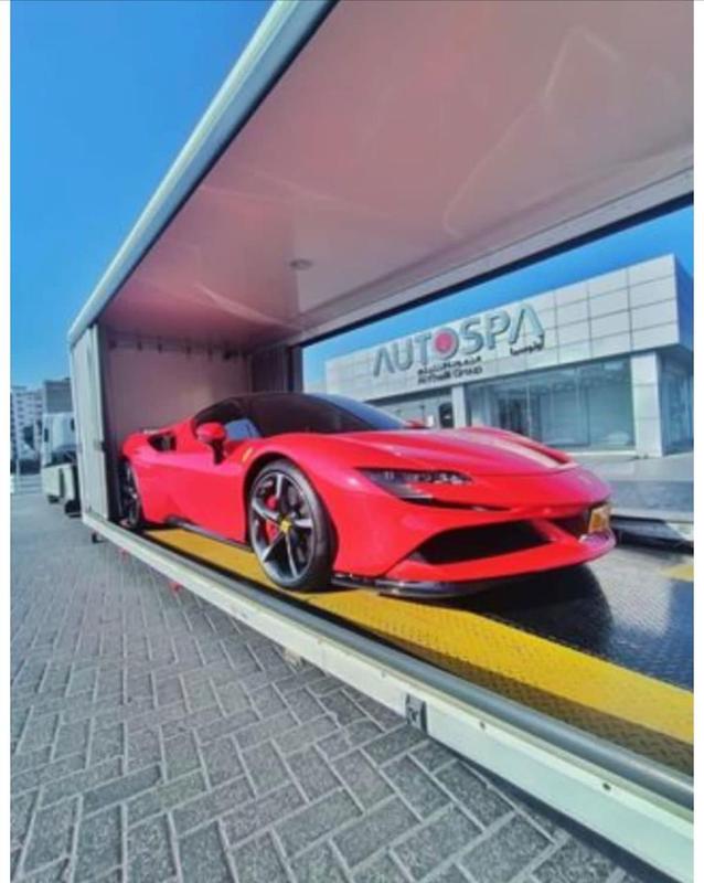 سطحة متخصص بنقل السيارات